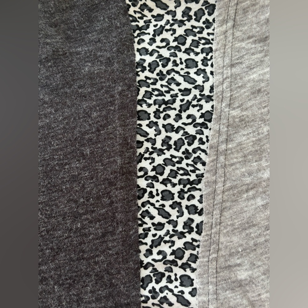 Gigio Plus+ Leopard Top - Picture 5 of 7